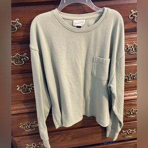 Cropped Universal Threads Crewneck